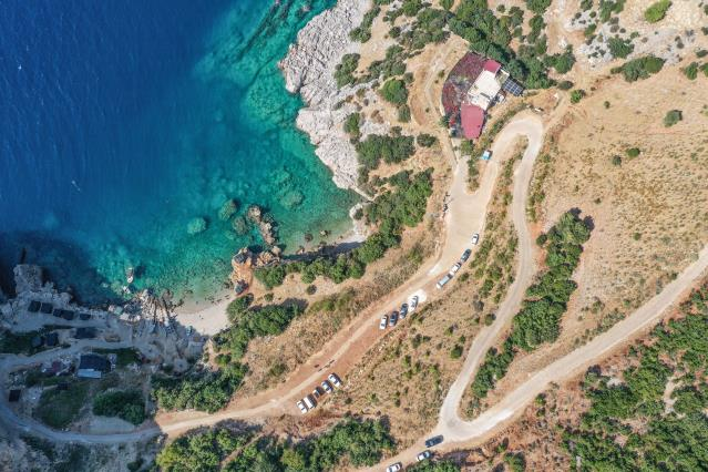 Korsanların saklandığı yer turist akınına uğruyor
